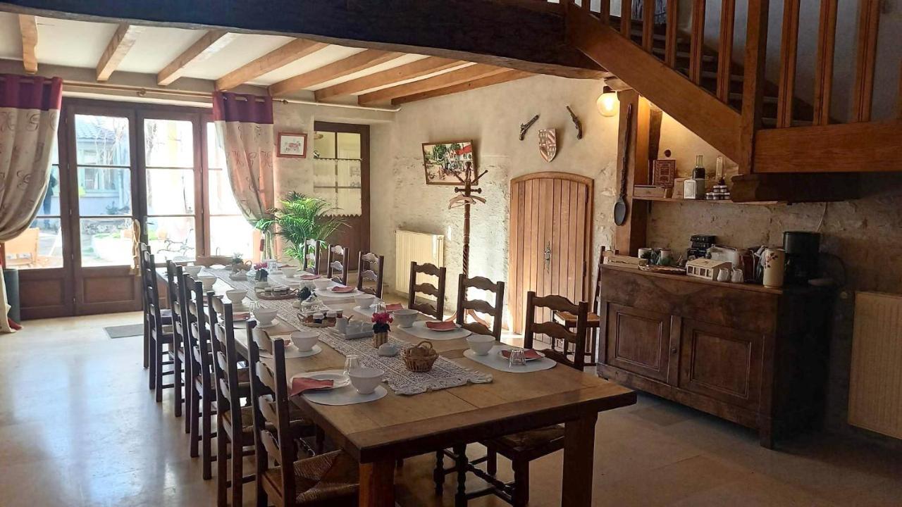 Le Clos Du Merry Joux-la-Ville Buitenkant foto